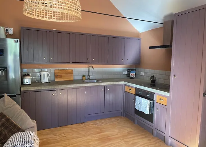 Top House -Stylish Property In Village Location
