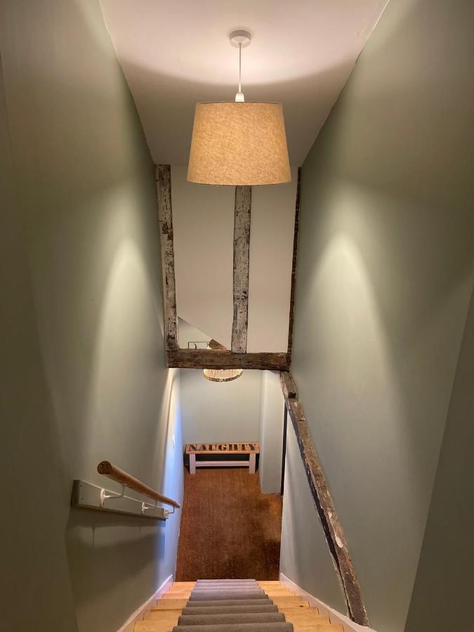 Apartment House -stylish In Village Location